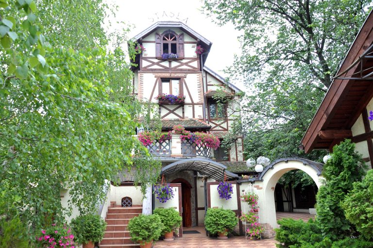 Stasea, sobe za izdavanje – JUGOVO